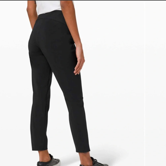 Lululemon Here to There High-Rise Crop - Picture 2 of 3